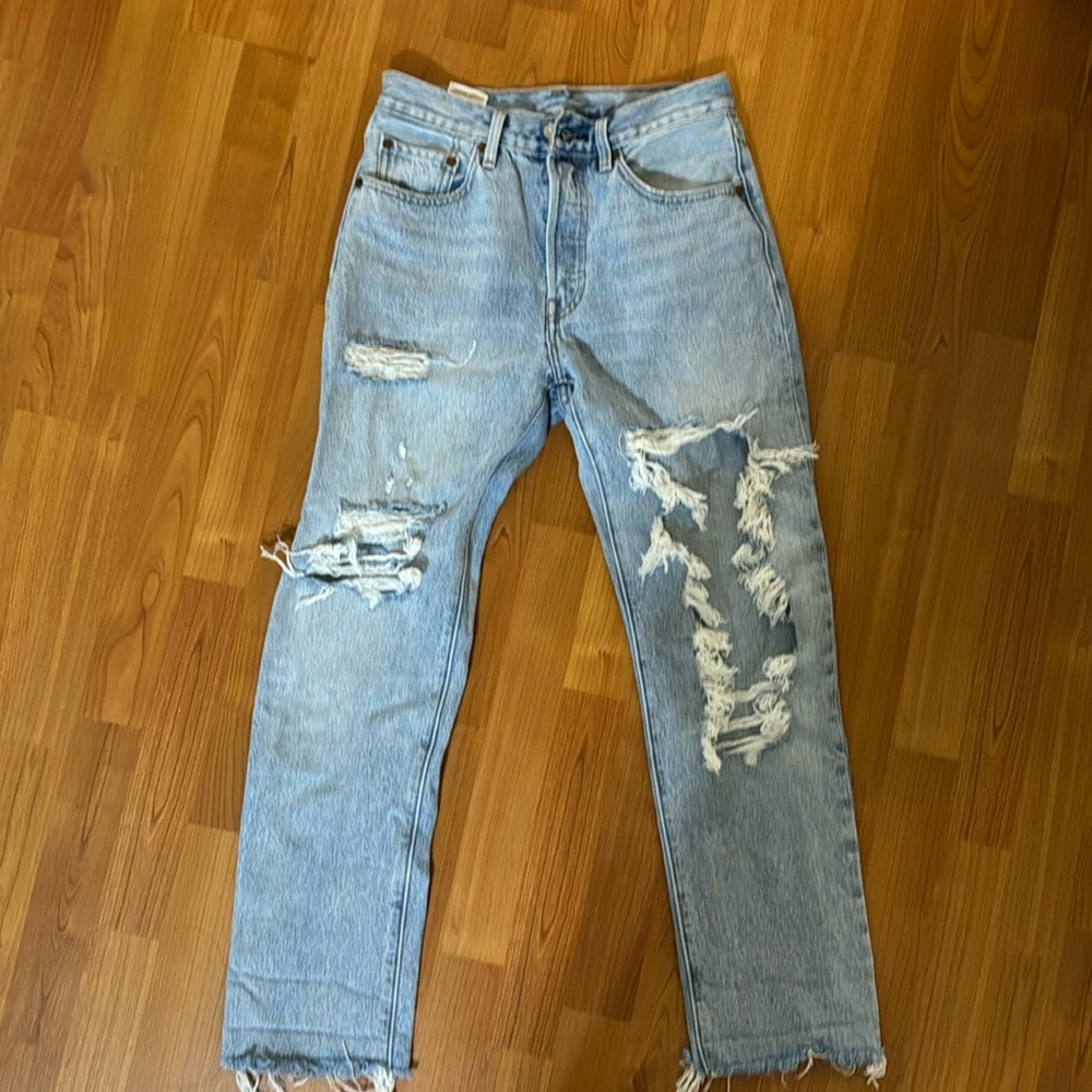 Levi’s 501 26 x 28 button fly